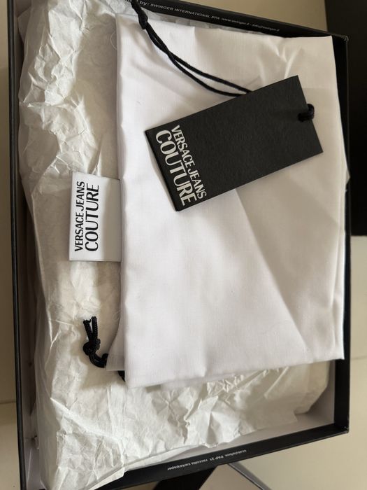 Versace Jeans Couture – sneakersy damskie, biało-złote