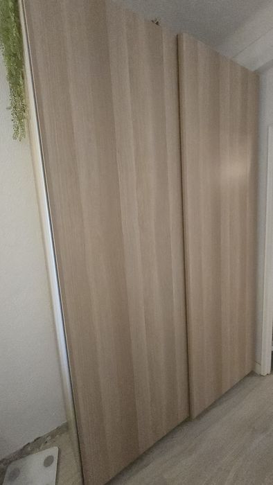 Roupeiro pax ikea -Altura 2,36, comprimento 1,50, profundidade 40cm