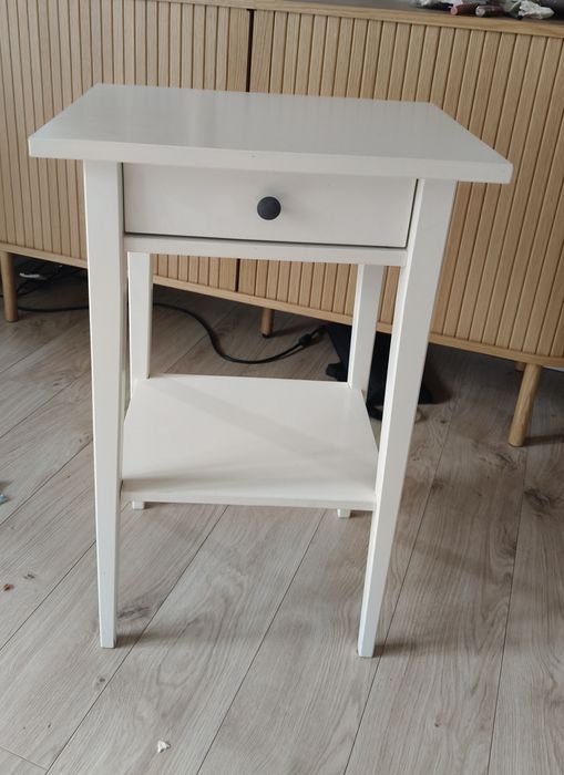 Stolik nocny drewniany IKEA Hemnes