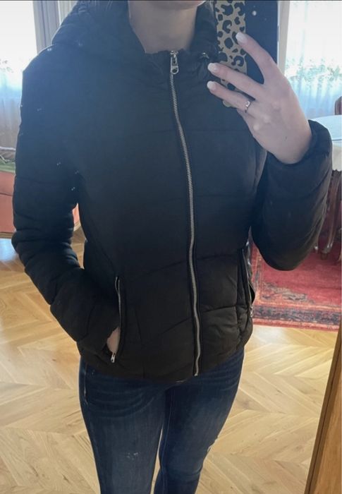 Kurtka damska z kapturem Bershka S