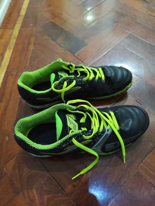 Tênis futebol Joma