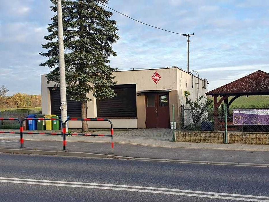 Budynek handlowy usługowy lub mieszkalny 73 m² + działka 7,7 ar