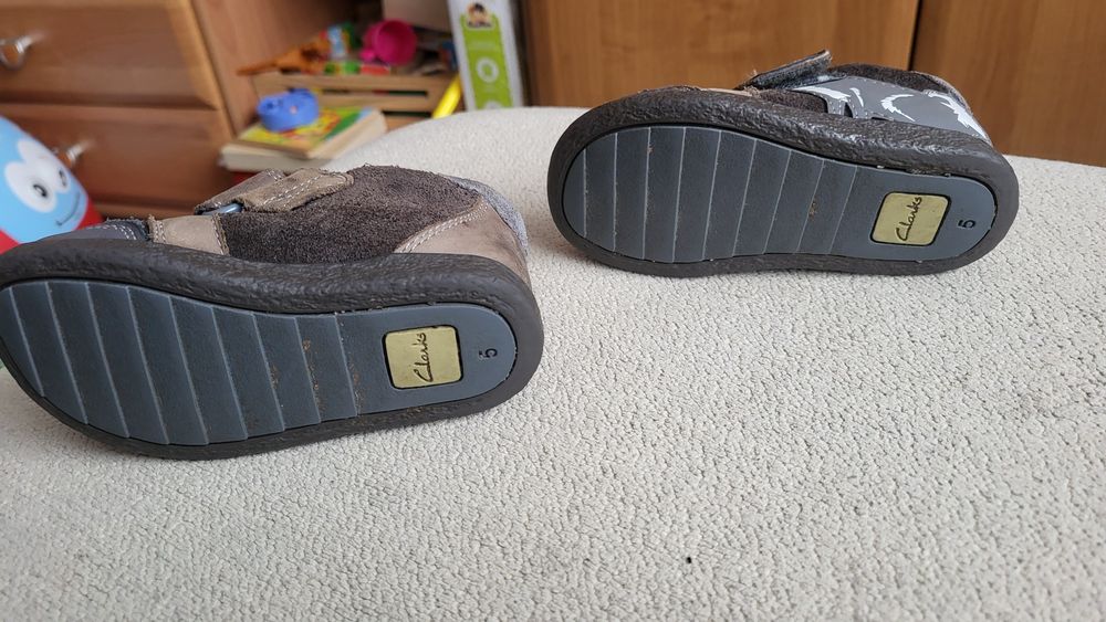 Trzewik, buty chłopięce Clarks, 21