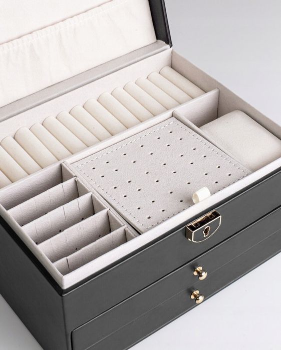 Nowa czarna szkatułka organizer na biżuterię z zamkiem