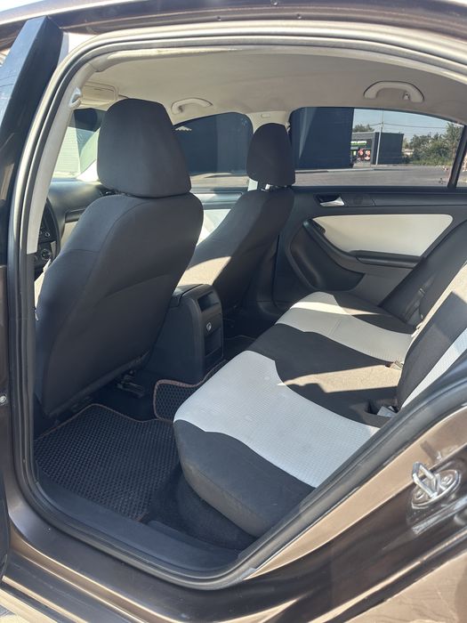 Продам Volkswagen jetta 6 рестайлинг 2014 год