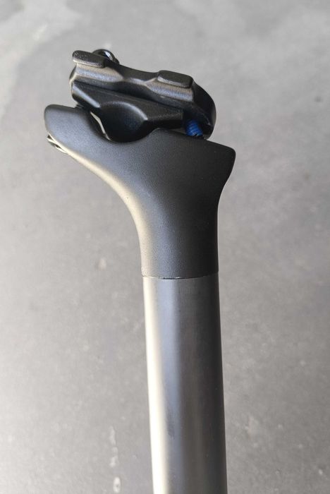 Sztyca, wspornik siodła BBB FlyPost SP-135, 27,2mm, carbon, off-set: 15 mm