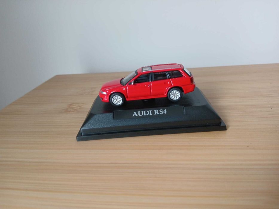 Audi RS4 Miniatura Schuco
