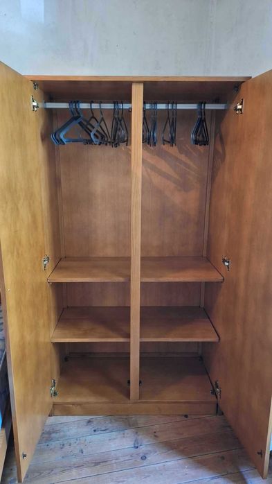 Cama e guarda  fatos