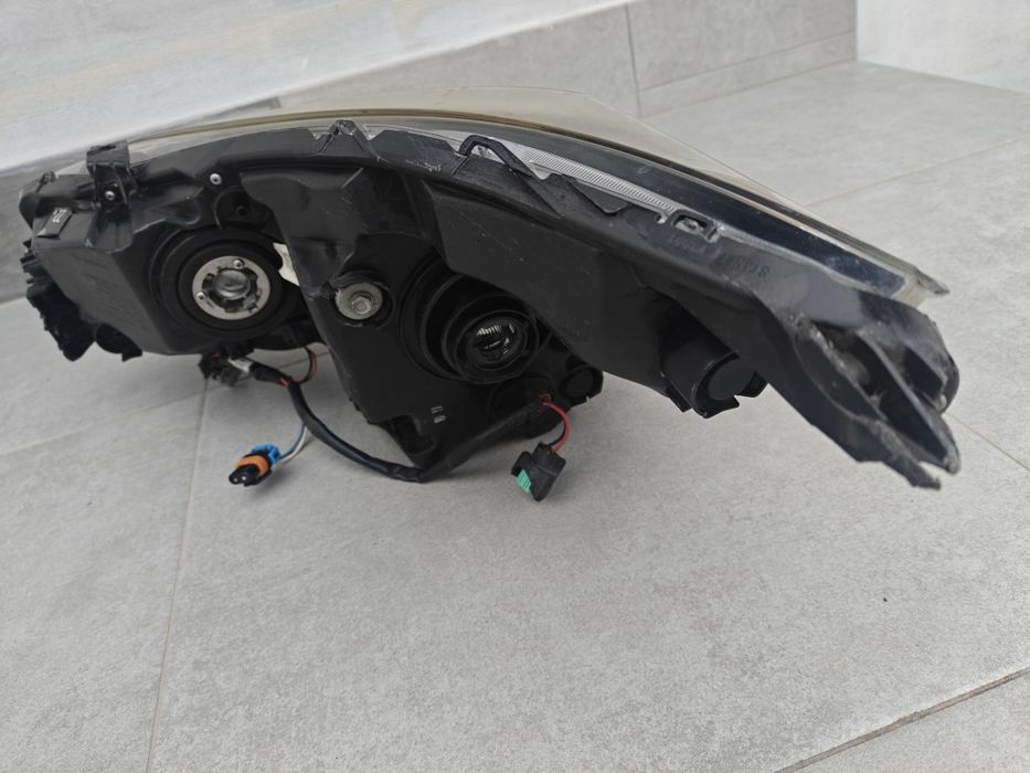 Фара Subaru Legacy 2018  задня права Forester 2016