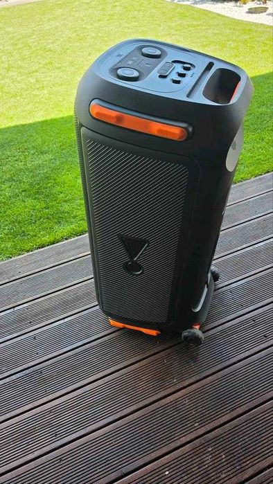JBL partybox 710