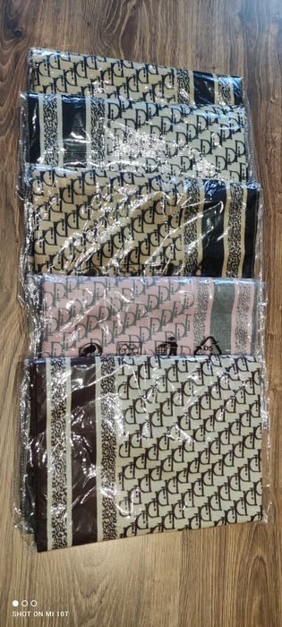 Szalik włoskiej marki BABYLON