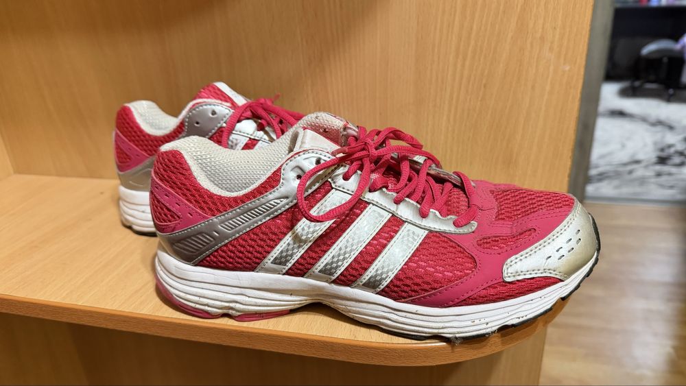 Кроссовки adidas