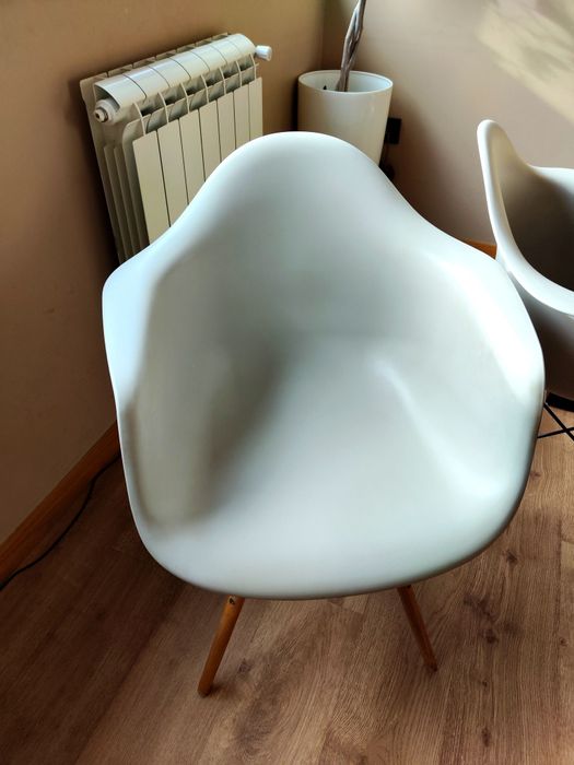 4 cadeiras  estilo Eames