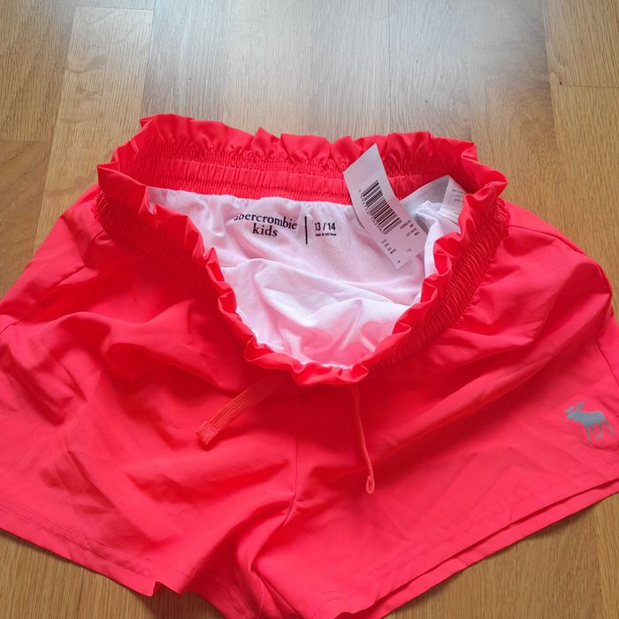 Spodenki - NOWE BEZ METKI - firmy Abercrombie Kids rozm 13-14 lat