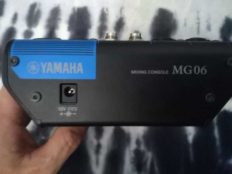Mesa de Mistura Yamaha MG06 Como Novo (Com Manual e Cabo Original)