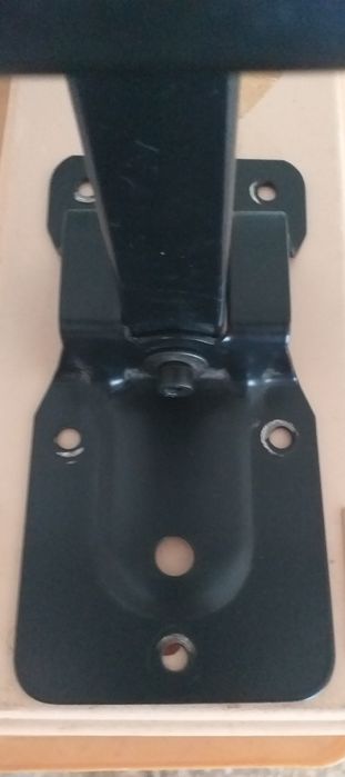 Suporte metálico para TV