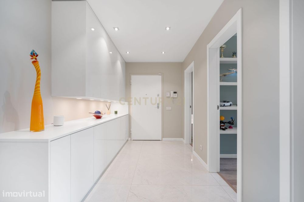 Exclusivo Apartamento T4 com Renovação de Charme  | Alameda dos Oceano