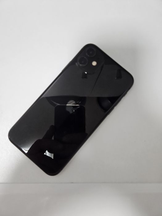 iPhone 11 64GB Apple