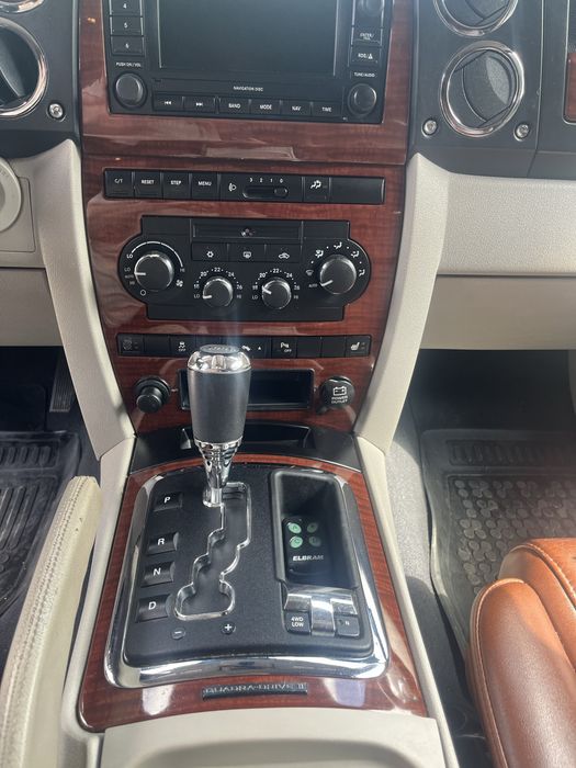 Jeep Commander.