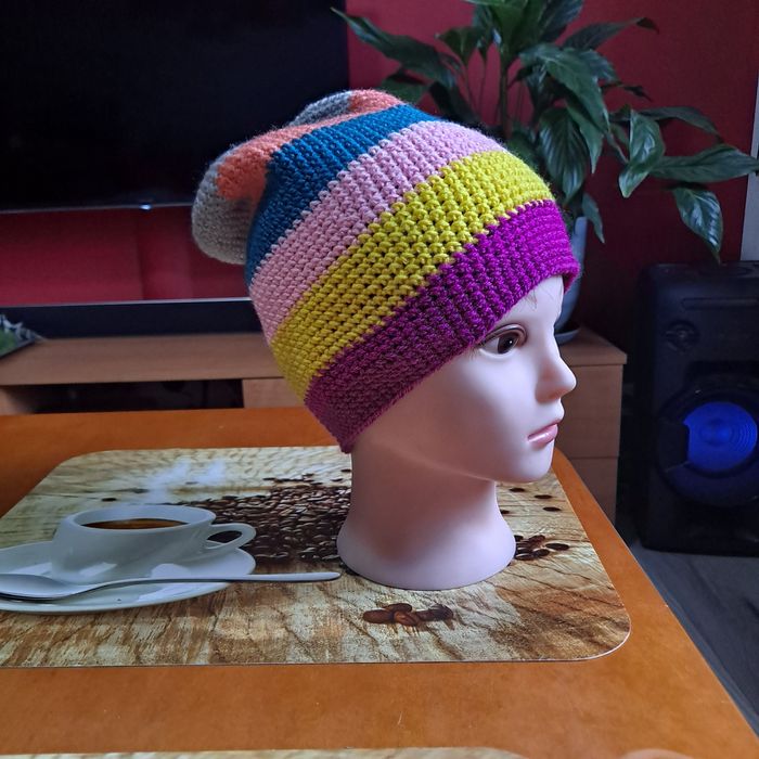 Czapka smerfetka kolorowa w pasy