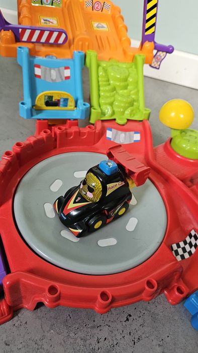 Tor wyścigowy tut tut vtech zjazd wyścigowy