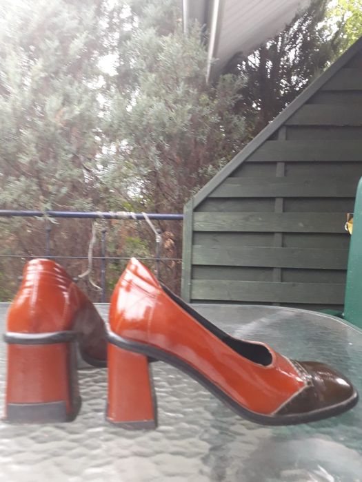 Buty czółenka lakierki