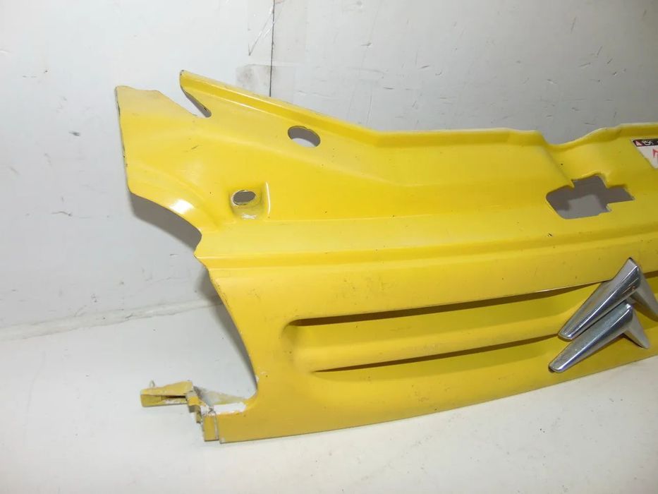 Citroen saxo grelha " nova de stock antigo