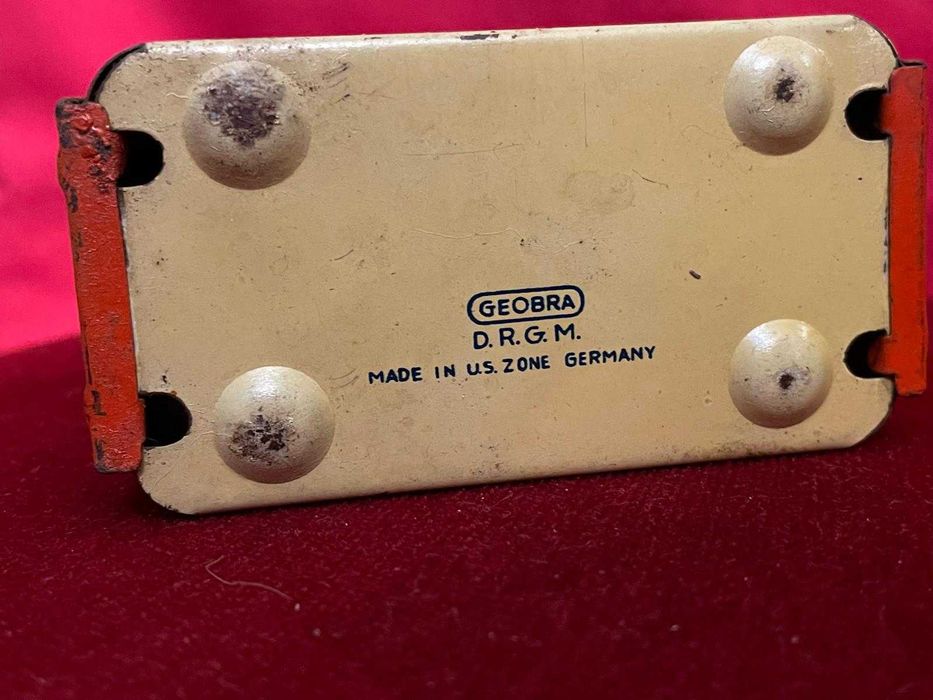 Mealheiro mecânico antigo GEOBRA – Alemanha pós-guerra