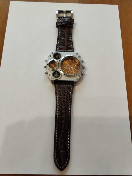 Годинник Oulm HP1349