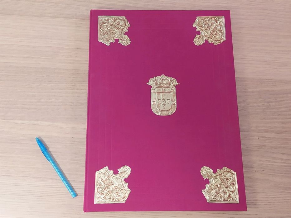 Livro da Nobreza e Perfeiçam das Armas - colecionador