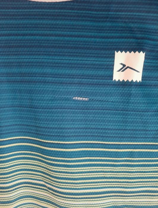 T-shirt de cavas para menino