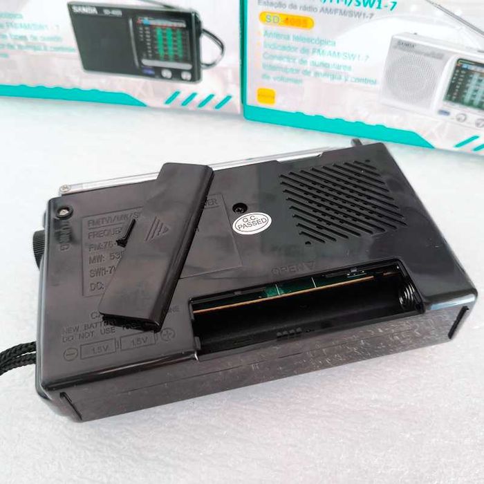 Radio Sanda SD-4005 AM-FM-SW fones a pilhas