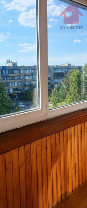 Продаж трикімнатної квартири по вул.Минайська
