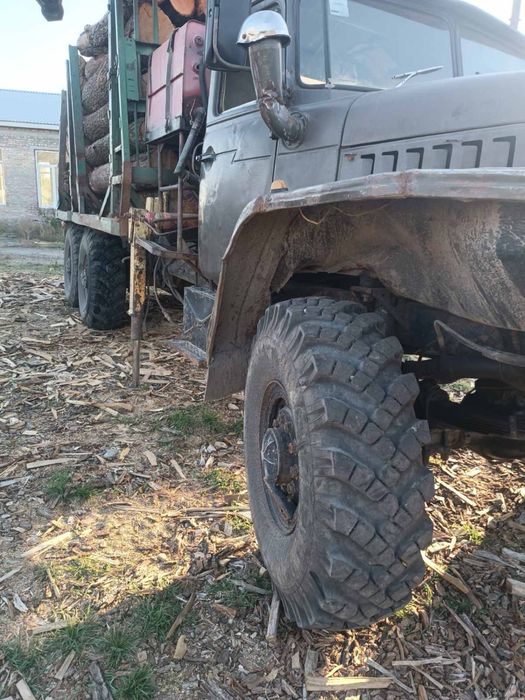 Продам УРАЛ лісовоз з маніпулятором 4320