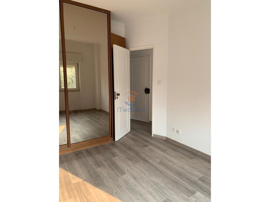 Arrendamento | Apartamento T2 remodelado em Odivelas