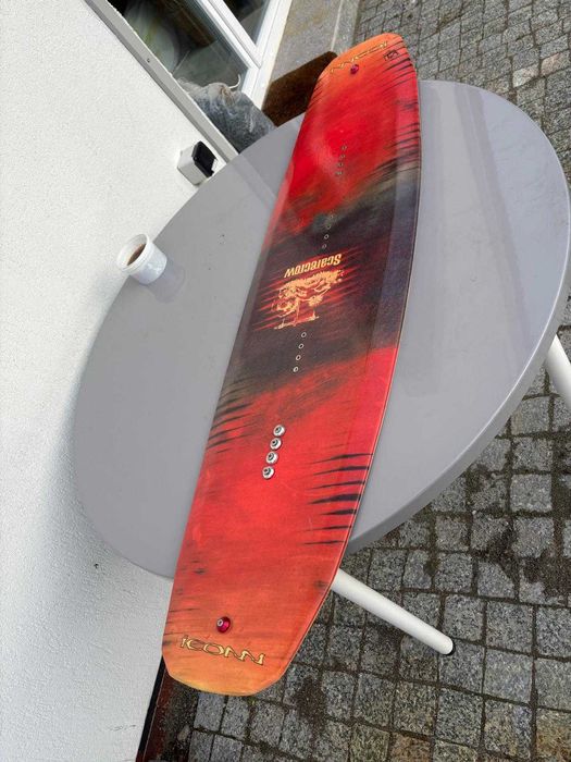 Deska wakeboard ICONN SCARECROW 142CM