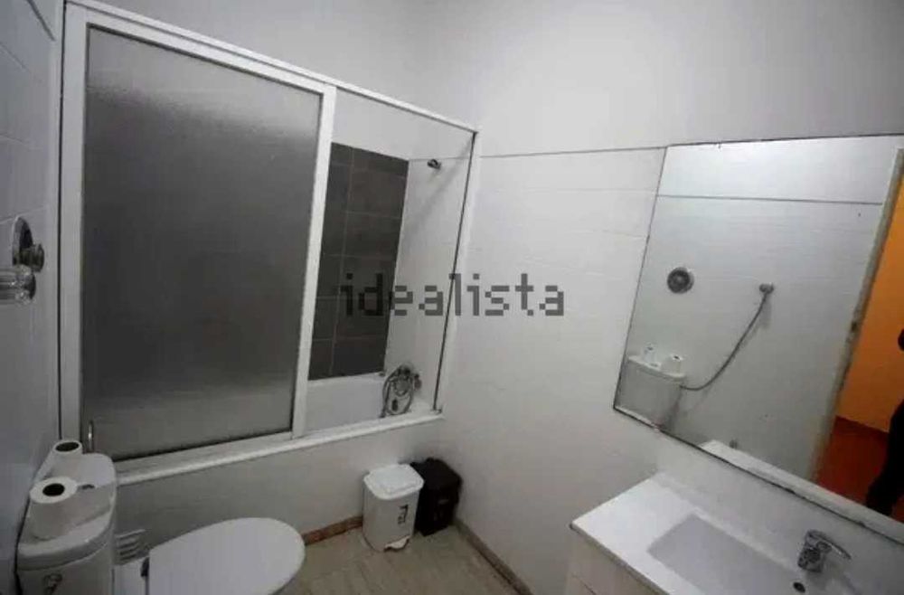 Quarto para arrendamento, permitidos casais, em Oeiras
