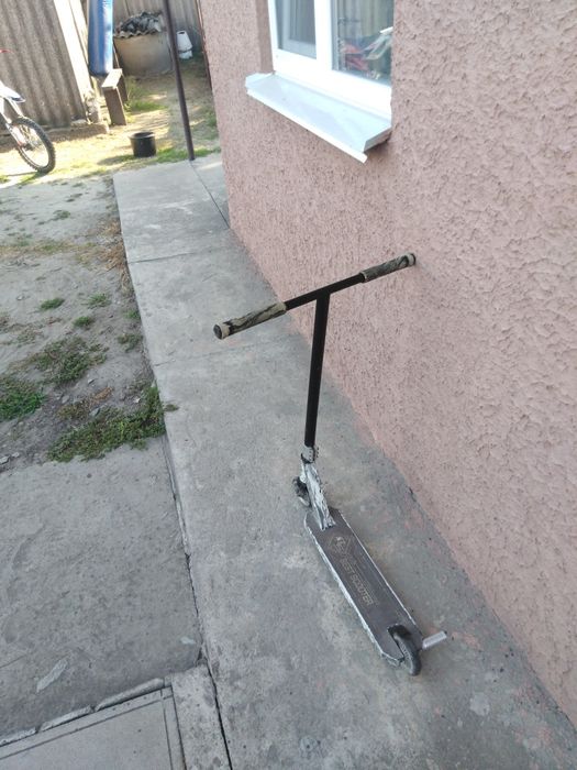 Трюковий самокат