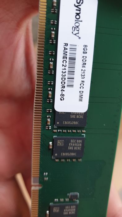 Новая!!! Есть 3 шт Озу Synology 8gb ddr4 RAMEC2133DDR4-8G