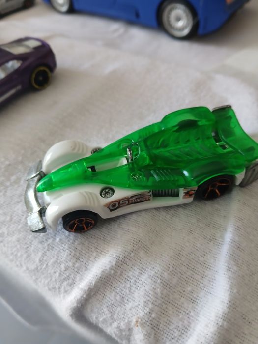 Hot wheels diversos
