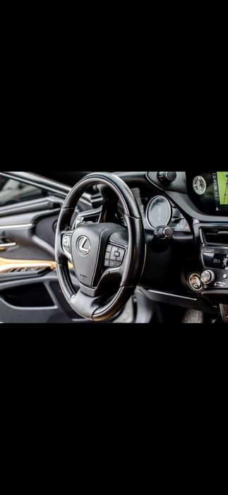 Lexus ES250 Launch Edition