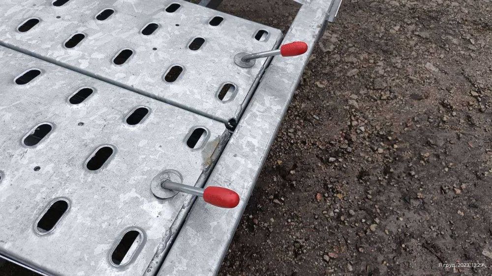 Левета для перевезення авто. Евакуатор. 4,2х2,1