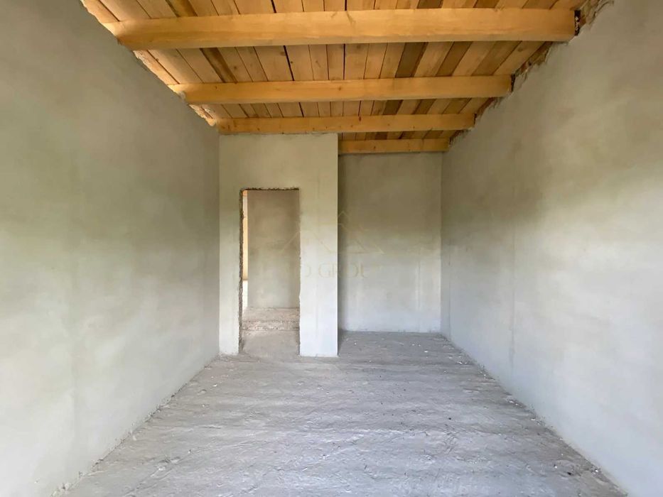 Продаж ЗДАНОГО та готового до ремонту БОКОВОГО таунхауса 136м2