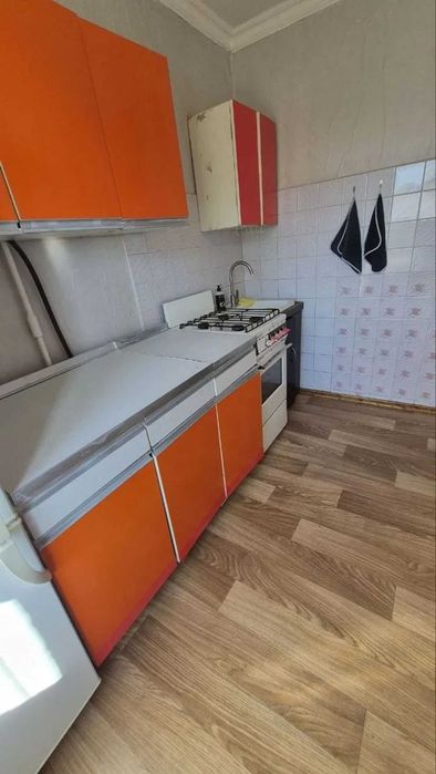 Продам ПРИЛИЧНУЮ 2-ком. на Тополе.