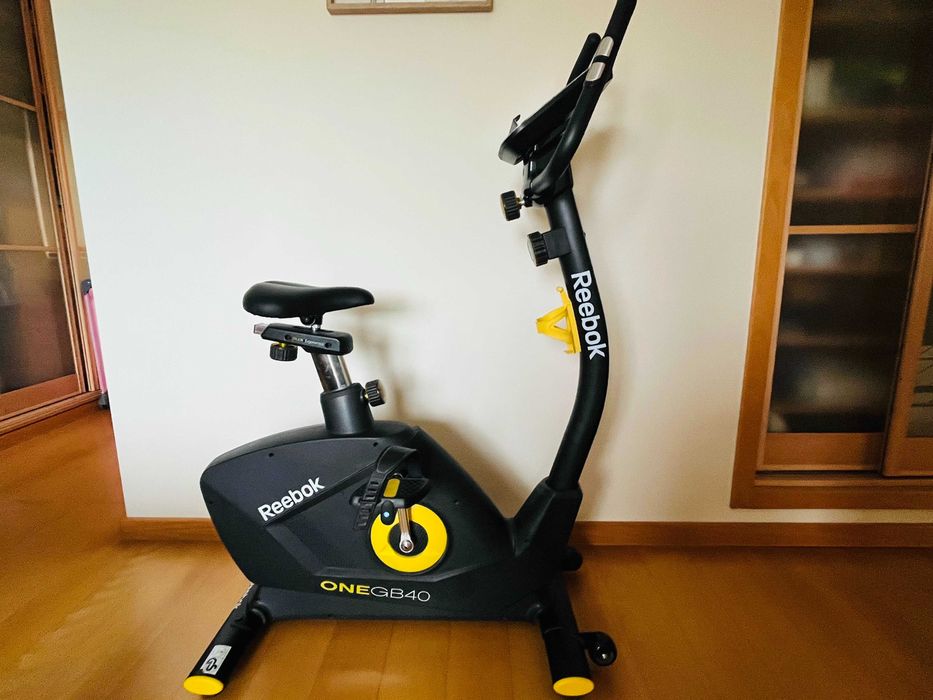 Bicicleta estática Reebok One GB40 em muito bom estado