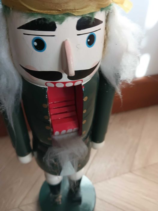 Dziadek drewniany do orzechów figurka żołnierz