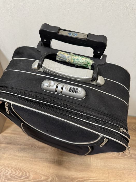 Чемодан на колесах