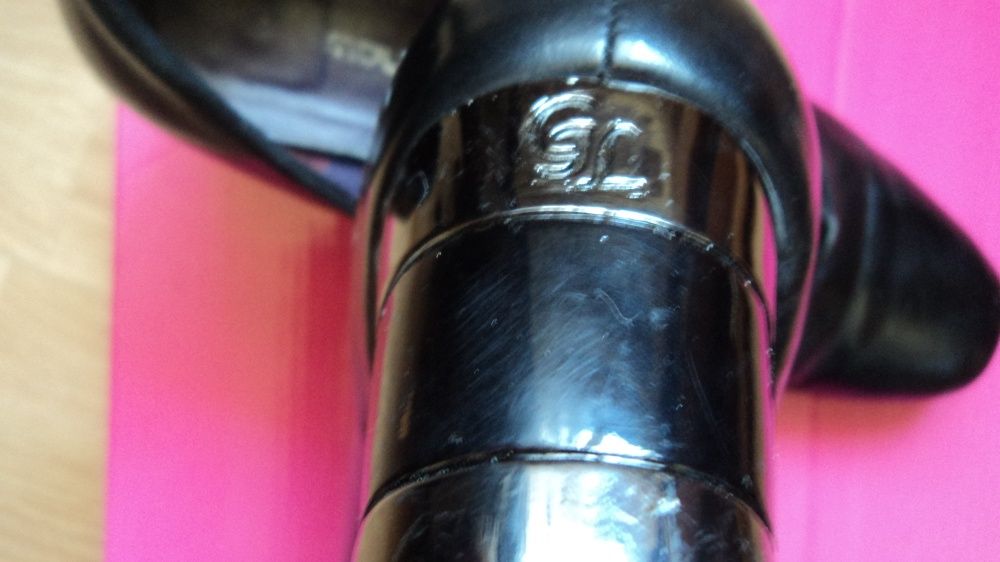 Кожа:Туфли весна/осень,очень красивые в отл. состоянии 38 разм