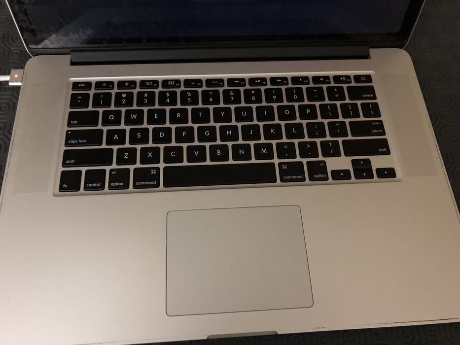 Apple MacBook Pro A1398 de  2013 Core i7-4750HQ 2GHz 8GB RAM