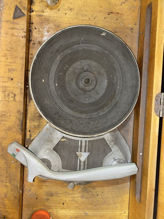 Radioodbiornik Menuet 6204 z wbudowanym gramofonem